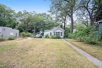 1921 Jiroch St, Muskegon, MI 49442