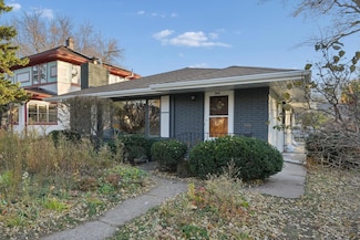 990 Hawthorne Ave E, Saint Paul, MN 55106