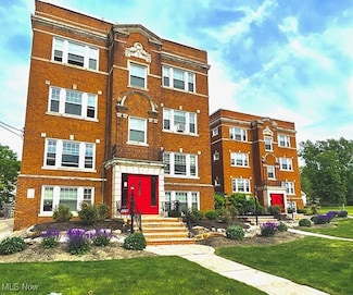 1425 Waterbury Rd Unit 16, Lakewood, OH 44107