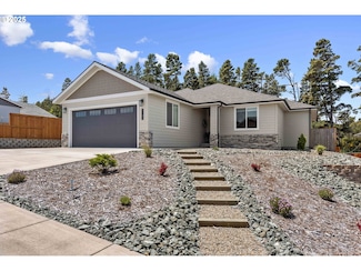 2130 Fir St, North Bend, OR 97459