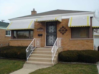 12709 S Racine Ave, Calumet Park, IL 60827