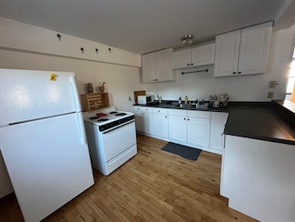 1889 Vermont 30 Unit 1, Townshend, VT 05353