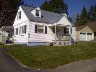 809 Somerset St, Rumford, ME 04276