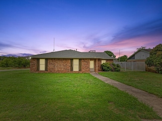 2110 Azalea St, Denton, TX 76205