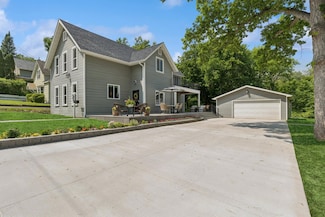 406 Mulberry St W, Stillwater, MN 55082