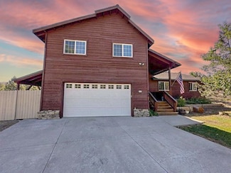 704 Roundup Dr, Loyalton, CA 96118