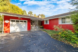 135 Conifer Dr, Syracuse, NY 13205