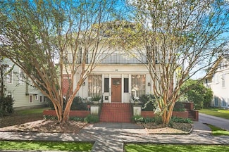 66 Fontainebleau Dr, New Orleans, LA 70125