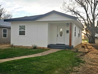 210 S Cheyenne St, Hennessey, OK 73742