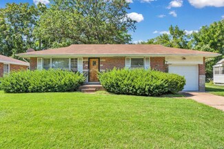 247 Royce Dr, Saint Louis, MO 63135
