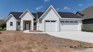 11301 Latrobe Ln, Lake Elmo, MN 55042