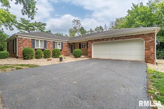 306 E Oak Park Dr, Peoria, IL 61614