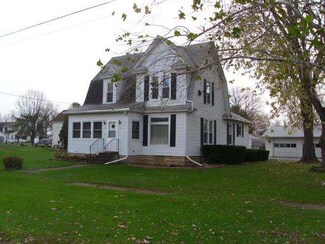 425 W Grant St, Sheridan, IL 60551