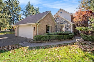 4506 Golf View Dr Unit 18, Brighton, MI 48116