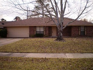 6141 Masters Dr, Shreveport, LA 71129