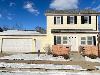 2305 Kenwood Ave, South Bend, IN 46628