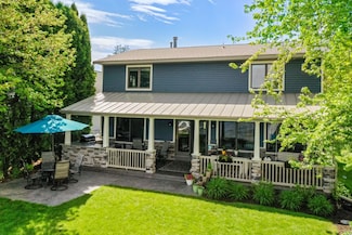11910 W Shore Dr, Houghton Lake, MI 48629