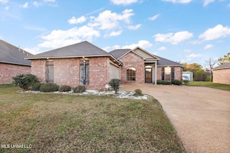 608 Carson Dr, Byram, MS 39272