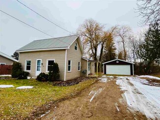 102 Bridge St, East Jordan, MI 49727