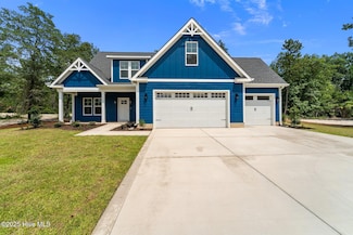 520 Harrow Dr, Carthage, NC 28327