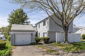 20 Peddlers Dr, Branford, CT 06405