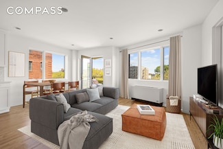 702 Ocean Pkwy Unit 5R, Brooklyn, NY 11230