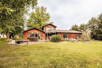 5722 Hervey Ln, Manhattan, KS 66502