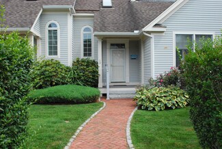 12 Quinns Way, Mashpee, MA 02649