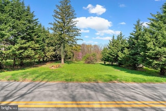 8 Saint Thomas Ln, Owings Mills, MD 21117