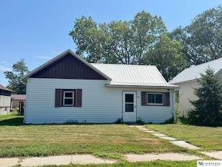 526 N Hall St, Valentine, NE 69201