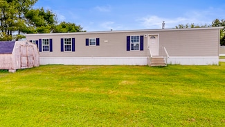 7 Tirrell Ave, Mechanic Falls, ME 04256