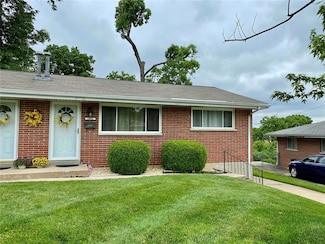 2412 Chesstal St, Saint Charles, MO 63301