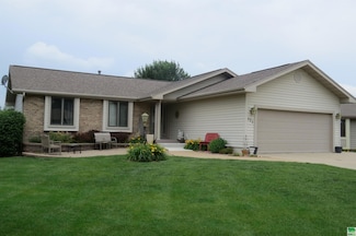 521 Park Ct, Le Mars, IA 51031