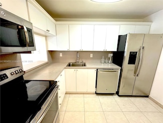 7900 Camino Cir Unit 305, Miami, FL 33143