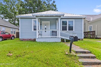 4006 Pine St, Pascagoula, MS 39567
