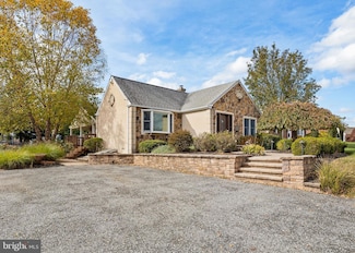 16 N Manor Rd, Broomall, PA 19008