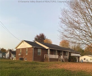 201 Oklahoma Ave, Poca, WV 25159