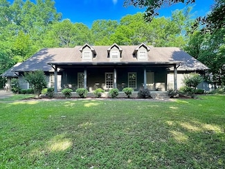 94 Semmes Rd, Grenada, MS 38901