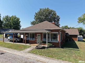 103 N Grand St, West Frankfort, IL 62896