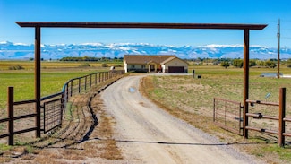 143 Moonshine Rd, Riverton, WY 82501