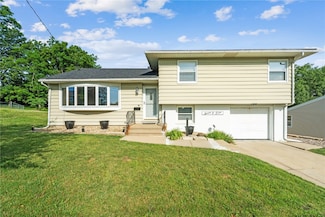705 Grant Wood Dr SE, Cedar Rapids, IA 52403