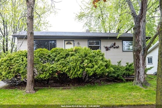 1208 E Layton Ave, Appleton, WI 54915