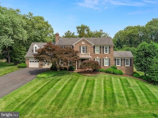 1003 Coralberry Ct, Great Falls, VA 22066