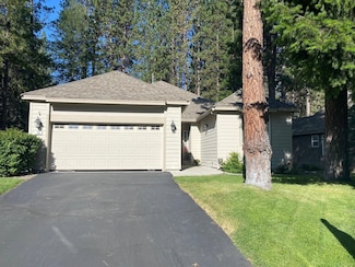 38 Oak Ct, Blairsden-Graeagle, CA 96103
