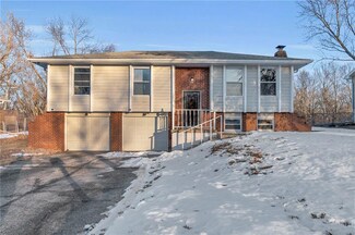 1301 Michele Dr, Excelsior Springs, MO 64024