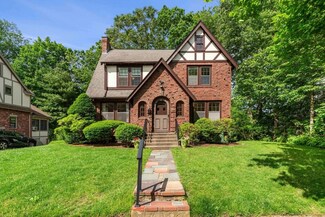 18 Burnside Rd, Newton Highlands, MA 02461