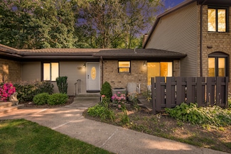 2566 Knightsbridge Rd SE, Grand Rapids, MI 49546