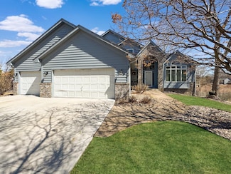 4240 Evergreen Ln N, Plymouth, MN 55441