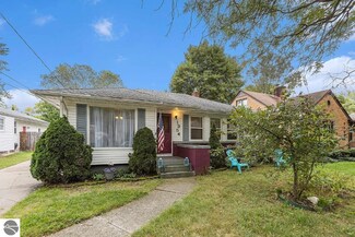 1354 Herrick Ave NE, Grand Rapids, MI 49505