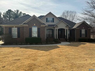 704 Shasta Dr, Albertville, AL 35950